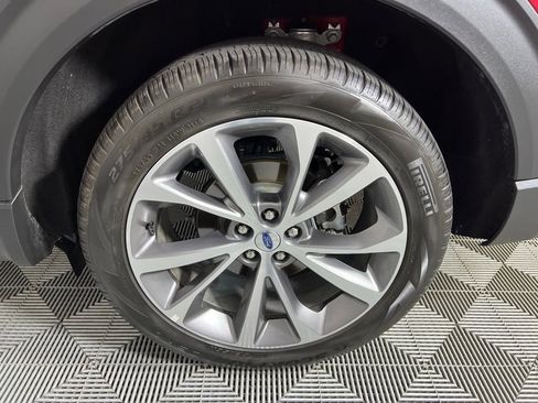 Used 2025 Ford Explorer Platinum w/ Ultimate Package image 12