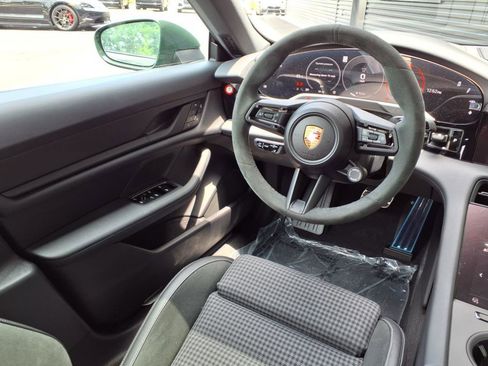 New 2025 Porsche Taycan image 23