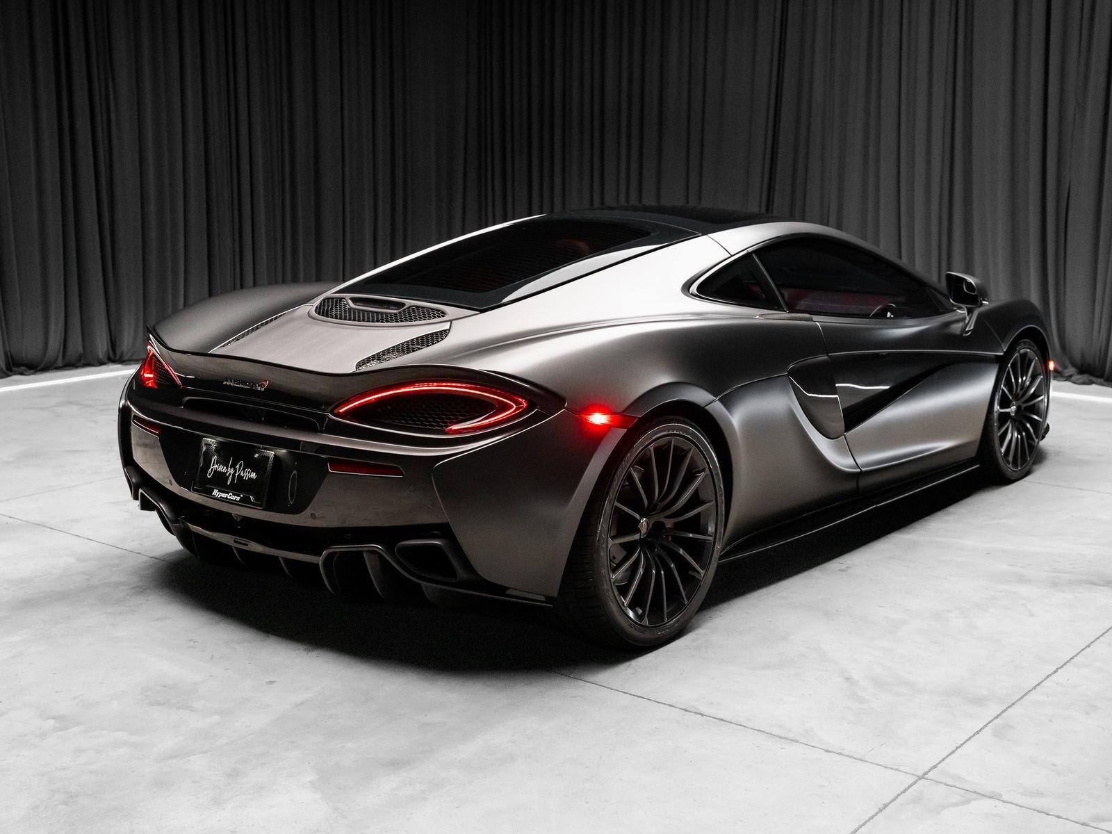 Used 2017 McLaren 570S RWD image 46
