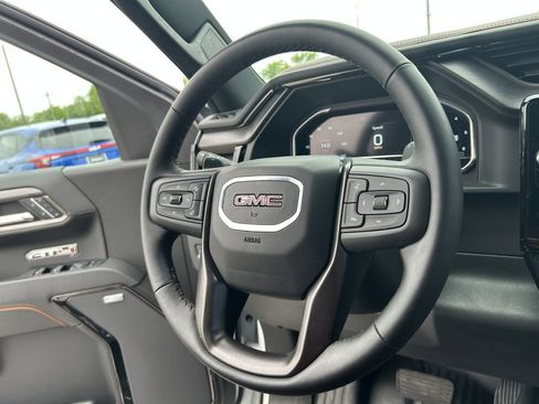 Used 2024 GMC Sierra 1500 AT4 w/ Technology Package AWD/4WD image 8