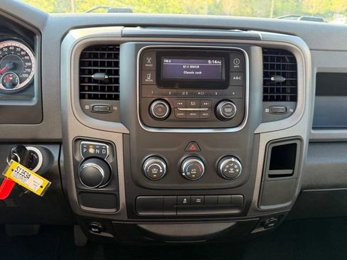 Used 2018 RAM 1500 Express image 19
