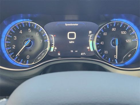 New 2026 Chrysler Pacifica Limited image 11