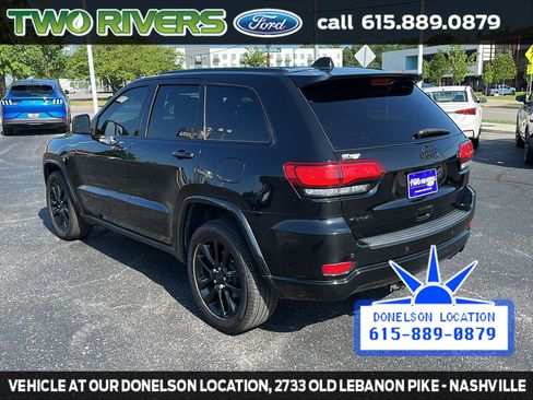 Used 2018 Jeep Grand Cherokee Altitude AWD/4WD image 7