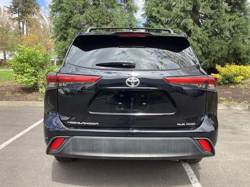 Used 2023 Toyota Highlander XLE AWD/4WD image 17