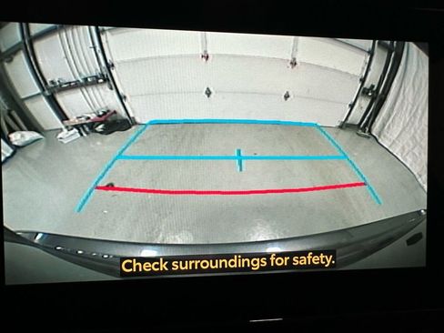 Used 2025 Toyota Highlander XLE image 38