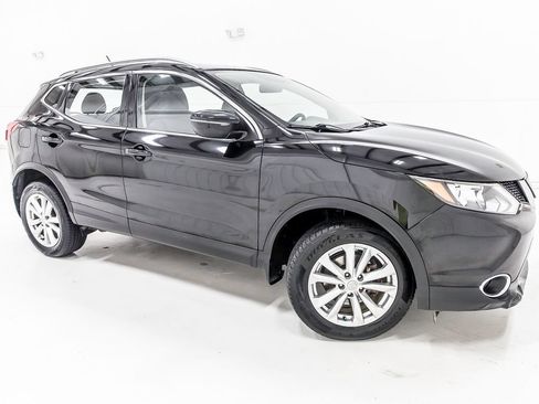 Used 2018 Nissan Rogue Sport SV w/ SV All-Weather Package FWD image 9