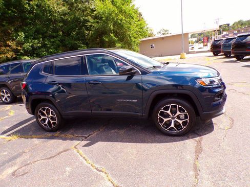 New 2026 Jeep Compass Limited w/ Sun, Sound & Navigation Group AWD/4WD image 4