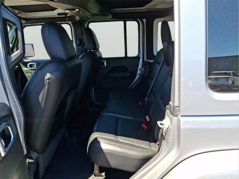 Used 2021 Jeep Wrangler Unlimited Sahara AWD/4WD image 27