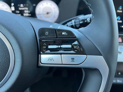 New 2025 Hyundai Elantra Limited image 13