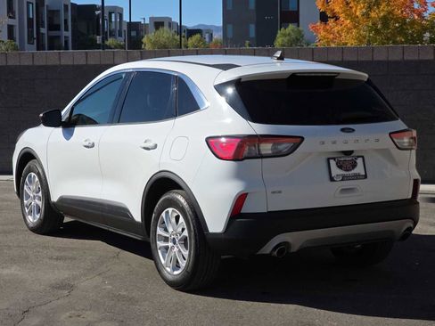 Used 2022 Ford Escape SE image 7