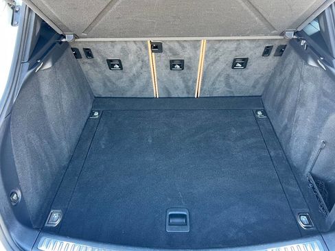 Used 2021 Porsche Macan image 12