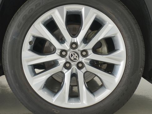 Used 2023 Toyota Highlander Limited image 33