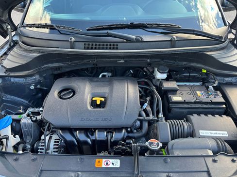 Used 2025 Kia Soul LX w/ LX Technology Package FWD image 31