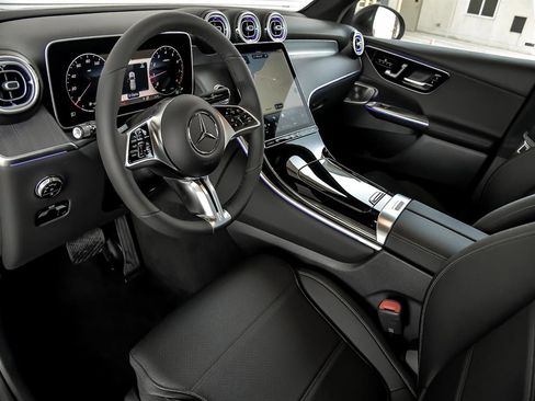 Certified 2025 Mercedes-Benz GLC 300 4MATIC image 12