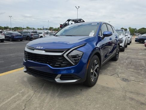 Certified 2024 Kia Sportage EX FWD image 4
