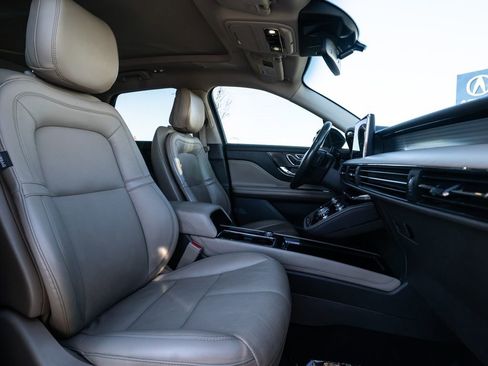 Used 2020 Lincoln Corsair AWD w/ Premium Package image 15