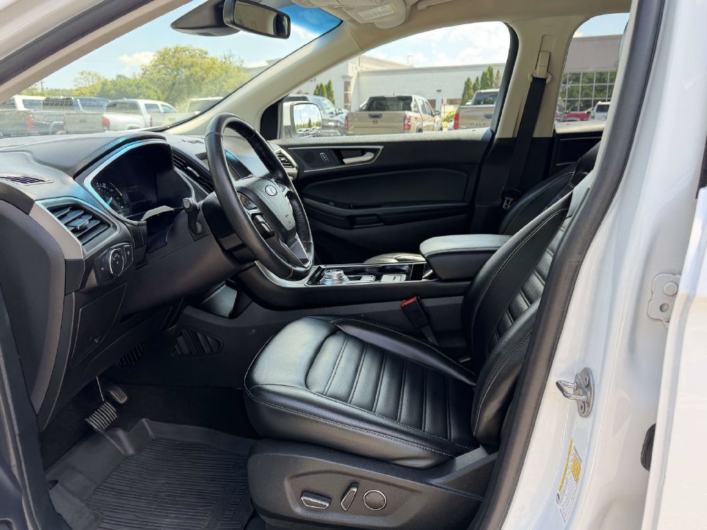 Used 2019 Ford Edge SEL w/ Equipment Group 201A FWD image 16