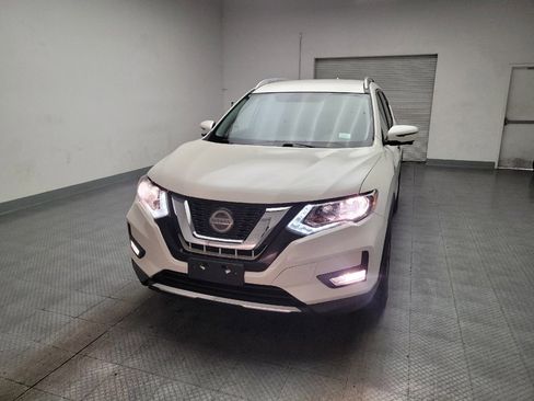 Used 2018 Nissan Rogue SV w/ Premium Package AWD/4WD image 15