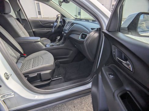 Used 2023 Chevrolet Equinox LT AWD/4WD image 12