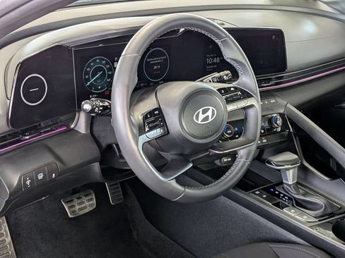 Used 2025 Hyundai Elantra SEL FWD image 14