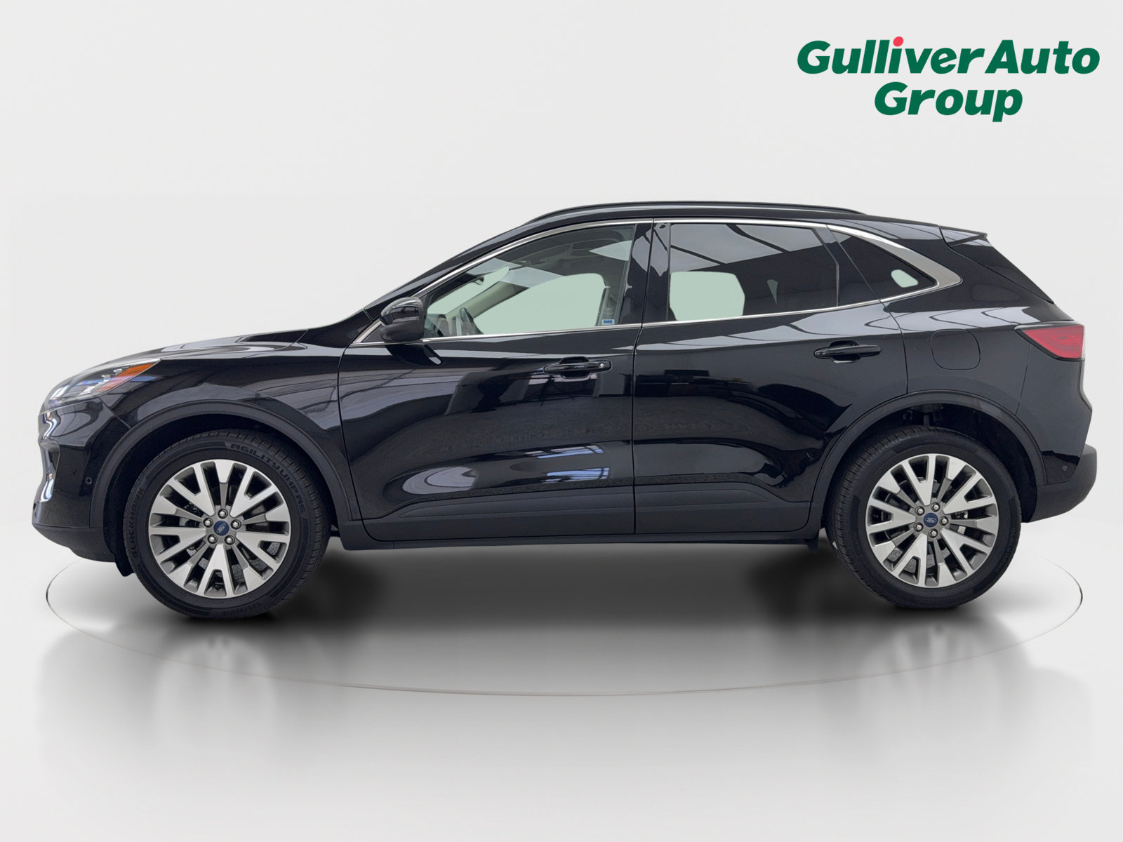 Used 2020 Ford Escape Titanium AWD/4WD image 3