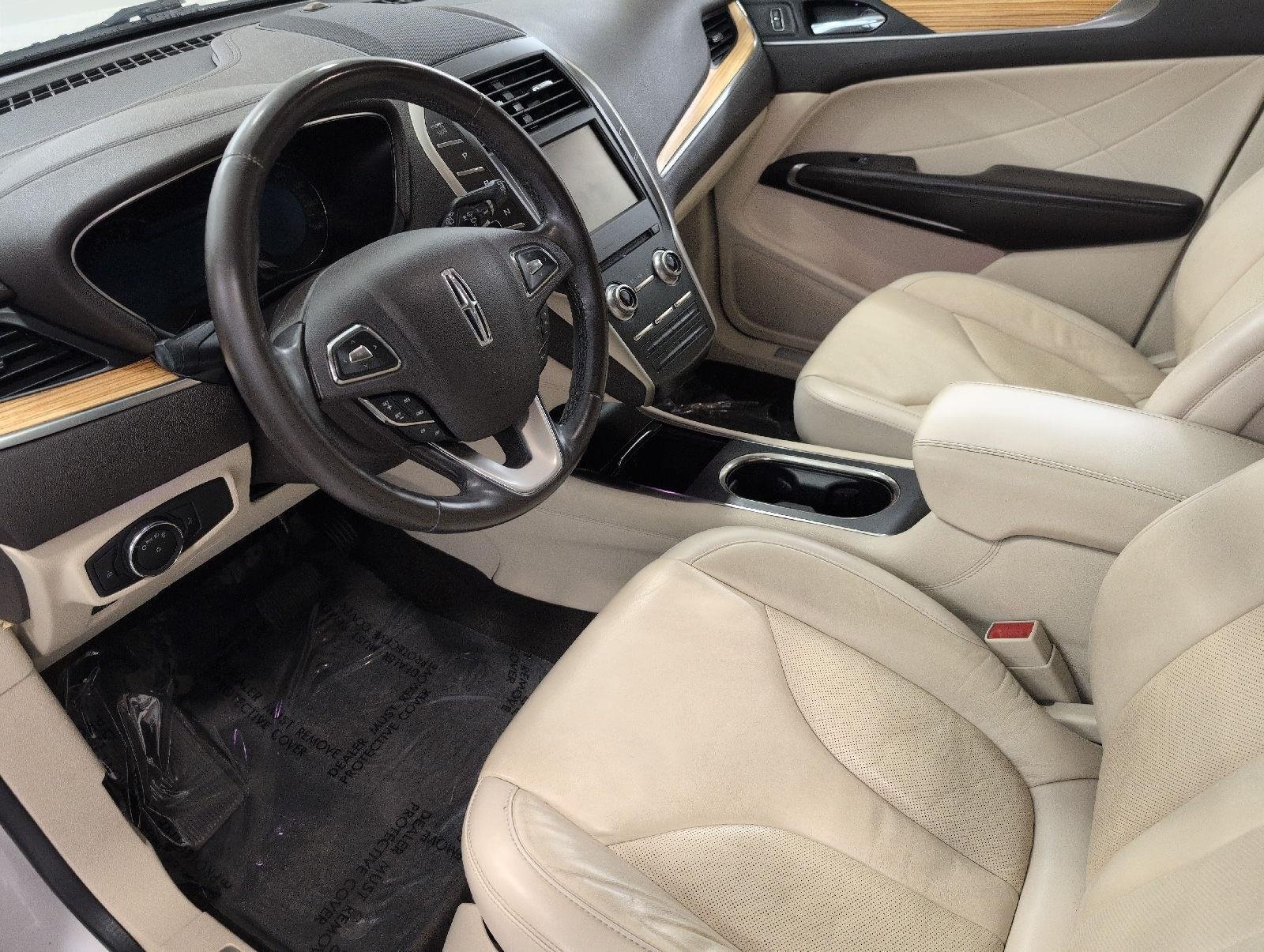 Used 2015 Lincoln MKC FWD w/ Equipment Group 101A Select image 9