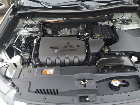 Used 2020 Mitsubishi Outlander SEL AWD/4WD image 21