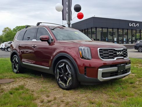 Used 2023 Kia Telluride S w/ S Sunroof Package AWD/4WD image 1