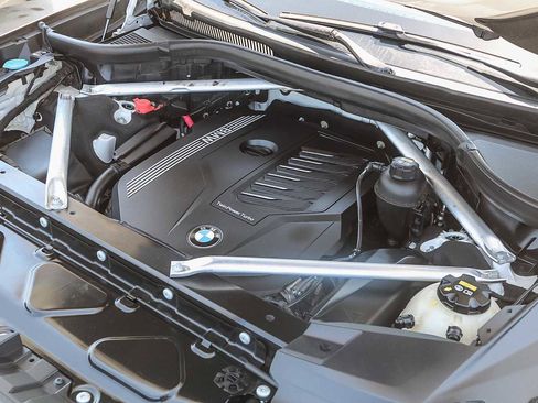 Used 2019 BMW X7 xDrive40i w/ Parking Assistance Package image 28