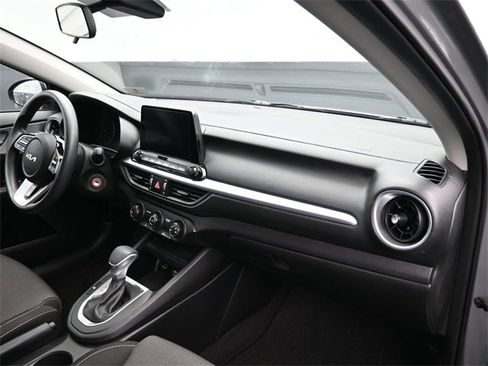 Used 2024 Kia Forte LXS w/ LXS Technology Package image 8