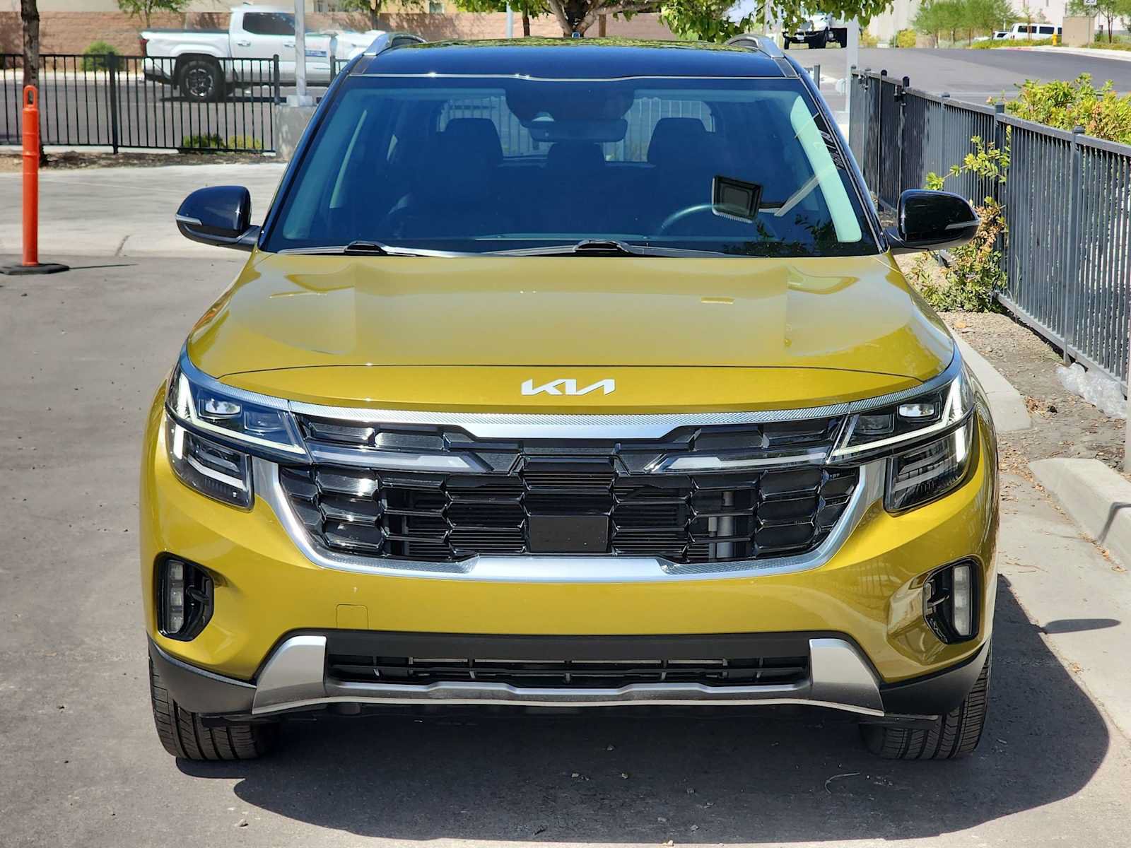 Used 2024 Kia Seltos SX AWD/4WD image 3