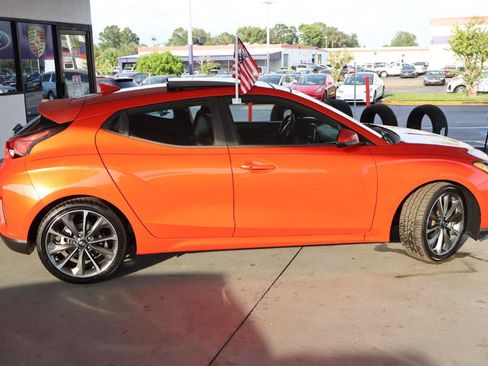 Used 2019 Hyundai Veloster 2.0 Premium FWD image 4