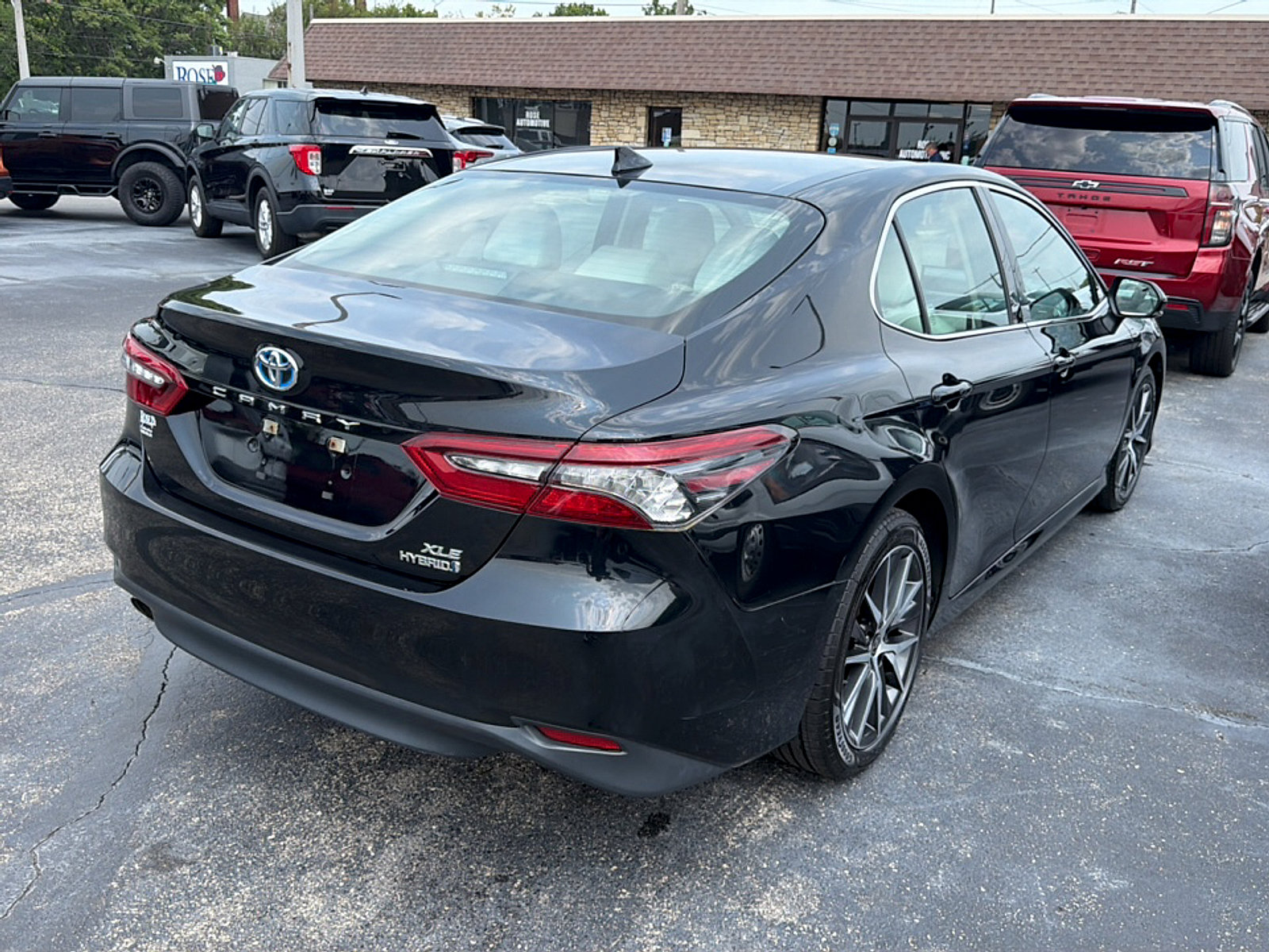 Used 2022 Toyota Camry XLE w/ Navigation Upgrade Package FWD image 7