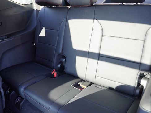 New 2026 Chevrolet Traverse RS w/ LPO, Floor Liner Package AWD/4WD image 12