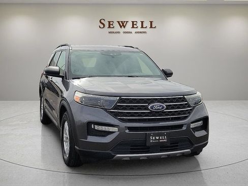 Used 2020 Ford Explorer XLT w/ Equipment Group 202A RWD image 7