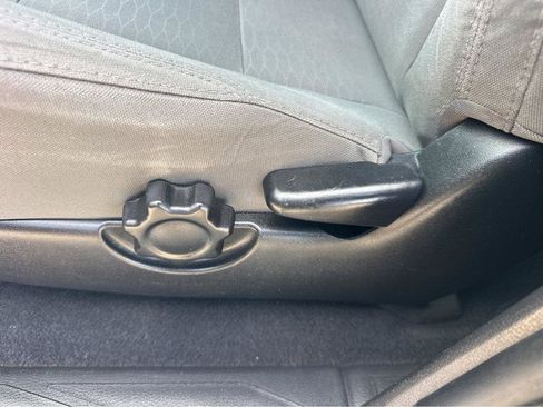 Used 2018 Toyota Tacoma SR RWD image 31