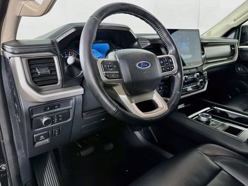 Used 2022 Ford Expedition XLT RWD image 10