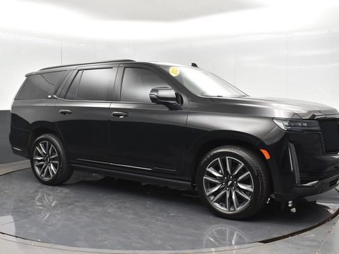 Used 2023 Cadillac Escalade Sport Platinum w/ Heavy-Duty Trailer Package AWD/4WD image 3
