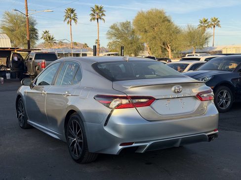 Used 2021 Toyota Camry SE image 6