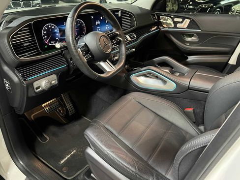 Used 2024 Mercedes-Benz GLS 580 4MATIC image 25