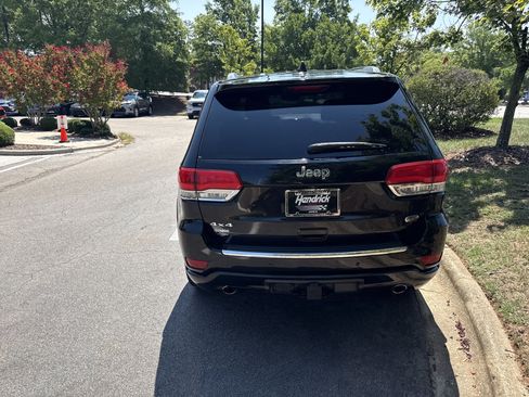 Used 2020 Jeep Grand Cherokee Overland AWD/4WD image 9