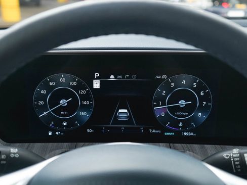 Used 2025 Kia Telluride SX w/ SX Captain's Chair Package image 28