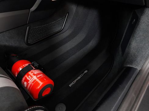Used 2018 Porsche 911 GT3 RWD image 38