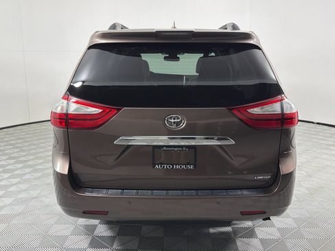 Used 2019 Toyota Sienna Limited FWD image 6