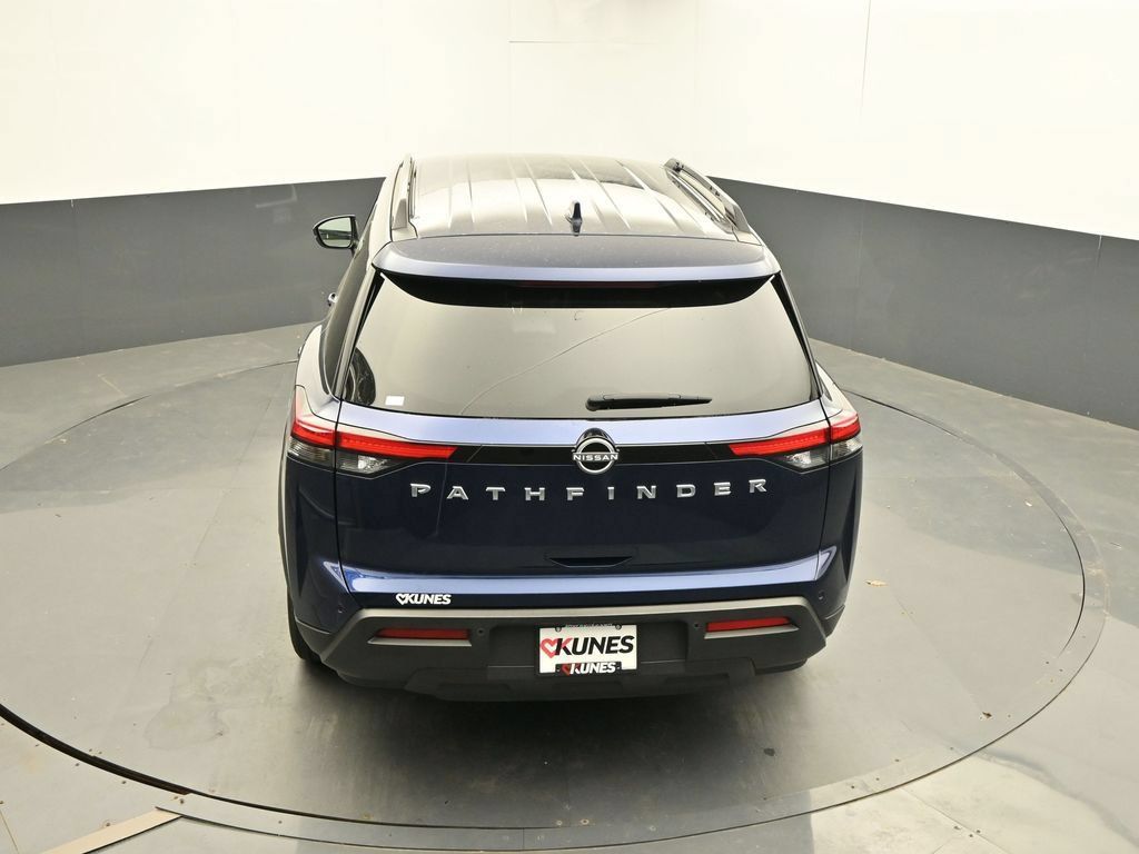 Used 2025 Nissan Pathfinder SV FWD image 43