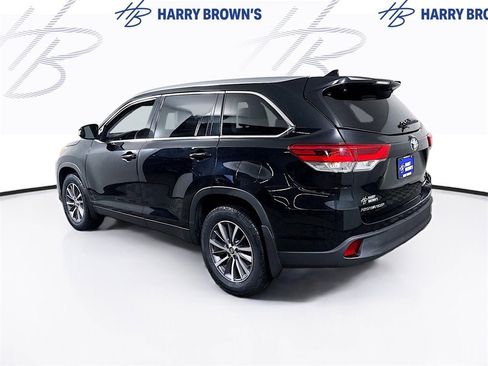 Used 2019 Toyota Highlander XLE image 31