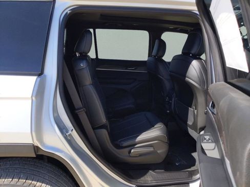 New 2025 Jeep Grand Cherokee L Limited w/ Black Appearance Package image 26