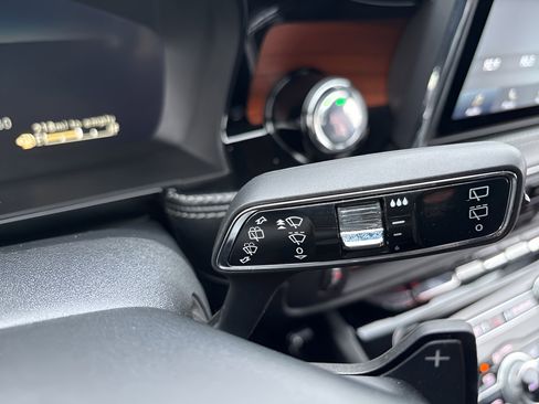 Used 2022 Lincoln Corsair Reserve image 14