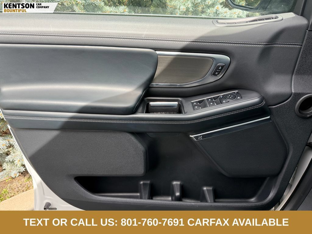 Used 2025 Ford Expedition Max Platinum AWD/4WD image 16