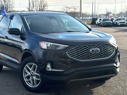 Certified 2023 Ford Edge SEL w/ Convenience Package image 2